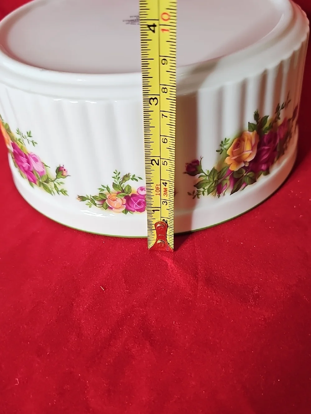 Royal Albert White Country Bakeware Piece with Floral Print